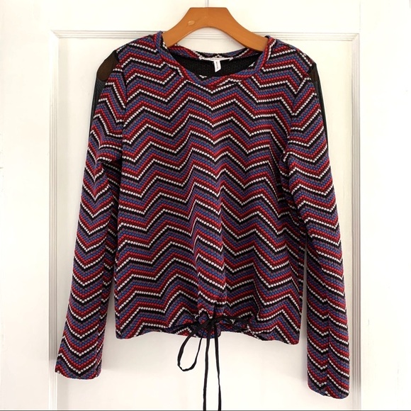 BCBGeneration Chevron Jaquard Top Sweater Size Small - Picture 6 of 14